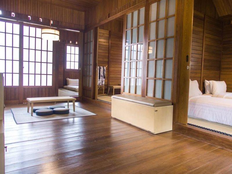The Onsen Hot Spring Resort Batu  Exterior photo